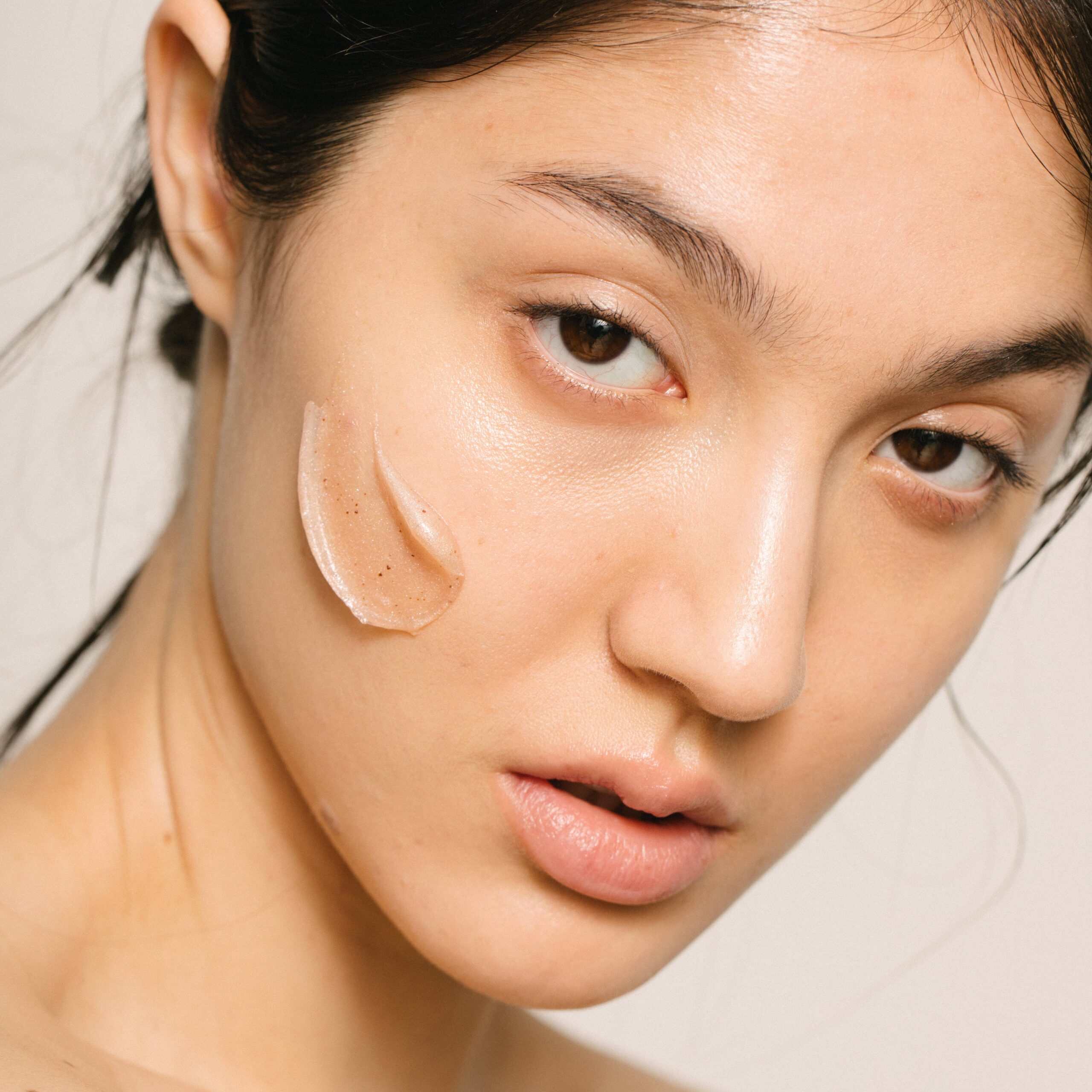 6 - ILLUMINATING Micro Exfoliating Mask