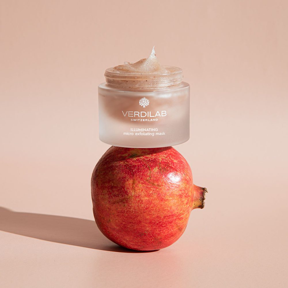 Verdilab's Illuminating Micro Exfoliating Mask With A Fruit